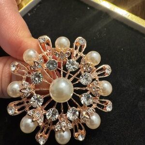 Elegant Pearl and Crystal Brooch